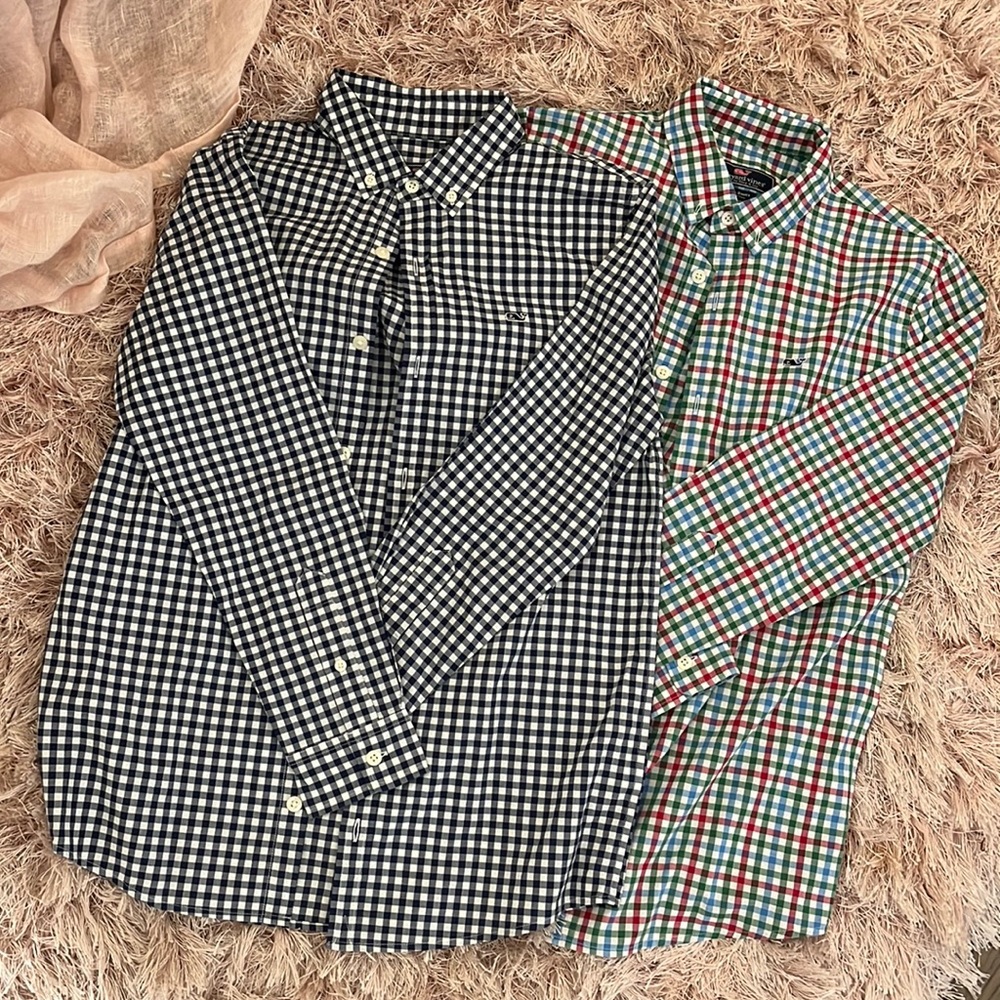 Two pack of button up vineyard vine shirts. Both worn twice, size medium.